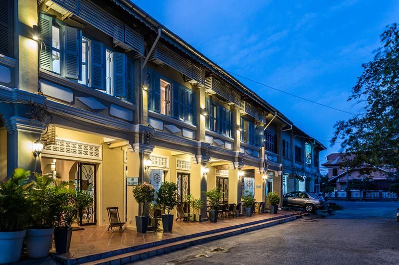straataanzicht - The Columns Kampot - Cambodja